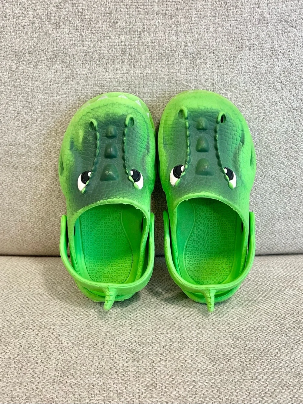 Capelli New York Size 9 Toddler Crocodile Clogs Green Slip On Shoes GUC
